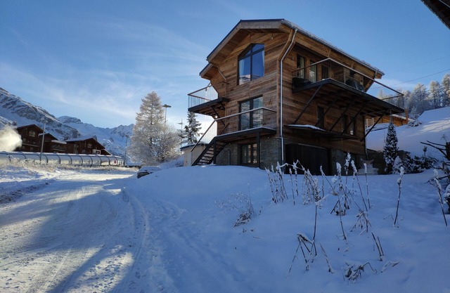 Lujoso chalet de 4 *, ski-in ski-out, en las pistas de Tignes, 5 habitaciones 14pers