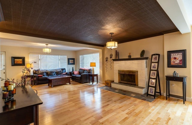 LUXURIOUS 5,500 sqft Home: 5 Br/5 Ba | PRIVATE Pool & Hot Tub | STEPS to Beach