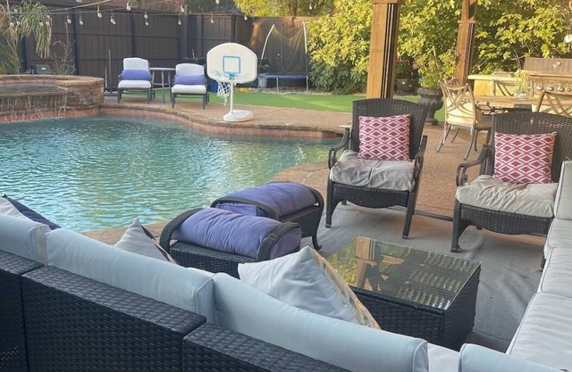 Luxurious 5-Bed Villa with Private Pool, Hot tub, Media Room, Grill...