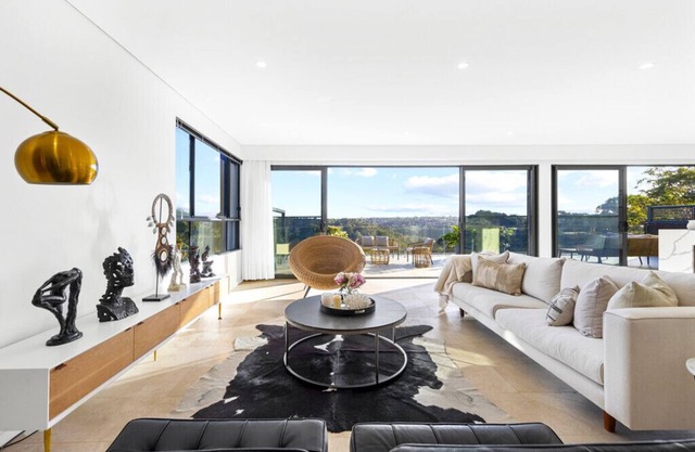 Luxurious 5Bed Sydney Escape w/Pool & Scenic Views- Perfect for Getaway/Retreat