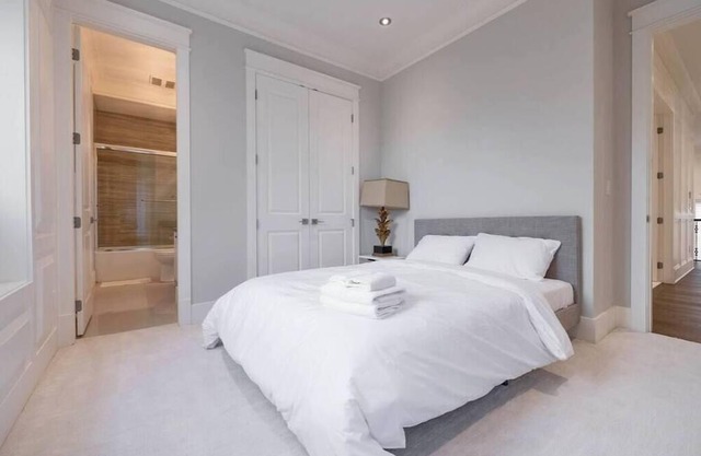 Luxurious 6-bedrooms house