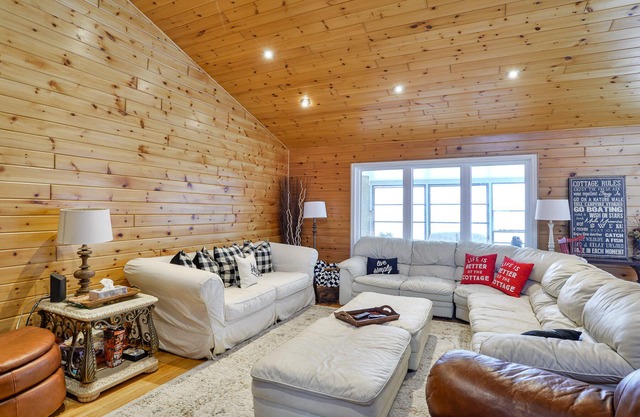 Lujosa todo el año Simcoe Lakefront Cottage