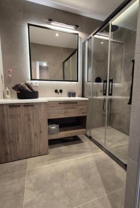 Luxurious Almond Apartment, self check-in 24h, free parking, air-conditioning