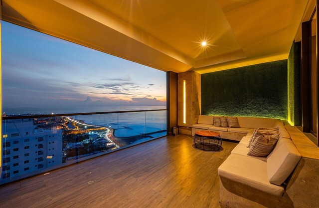 Luxurious and NEW, Ocean View and Historic Center
