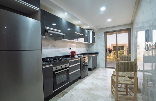 Luxurious apartment in the city center with city view and unlimited 100mbps wifi