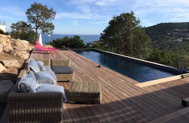 LUJOSA ARQUITECTO VILLA 210 M2. VISTA AL MAR Y MONTAÑA 180 ° EN TARCO