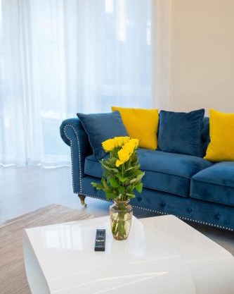 Luxurious Blue&Yellow Apartment in Kaunas Center
