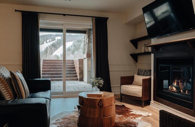 Luxurious ski-in ski-out condo in Saint-Sauveur