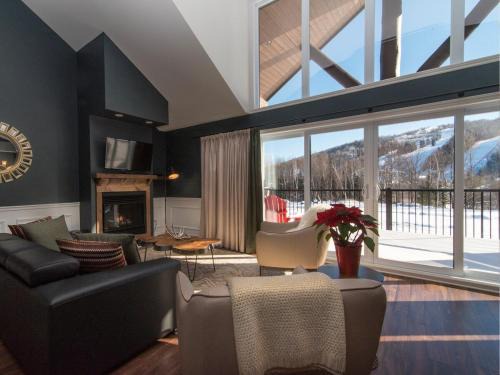 Luxurious suite with breathtaking views, ski in ski out