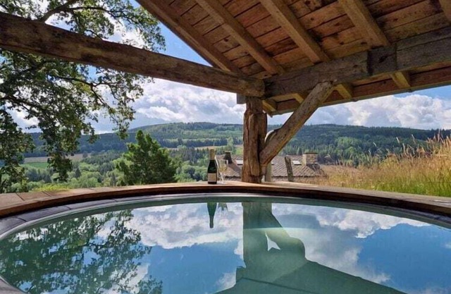 Lujoso Chalet con Jacuzzi y Sauna