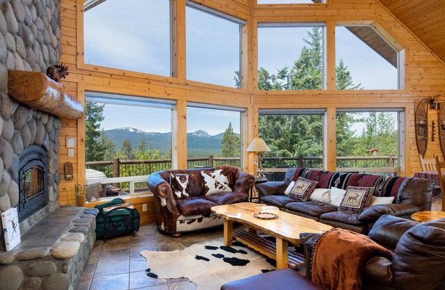 Chalet con impresionantes vistas, bañera de hidromasaje, barbacoa y chimenea. ¡Mascotas bienvenidas!