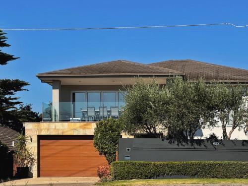 Luxurious Comfort with Bay Views