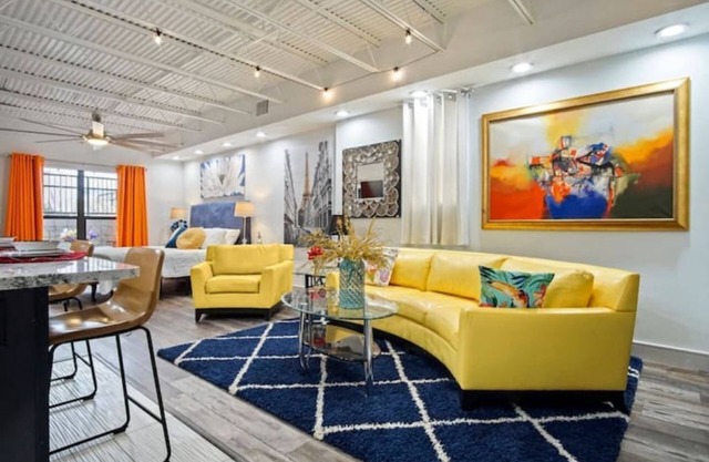 Luxurious Downtown OKC Studio!