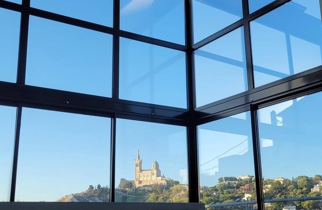 Luxurious duplex with panoramic views. Marseille 7 Terrace and Jacuzzi