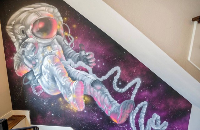 Luxurious, EADO Getaway w/ Private Graffiti Murals