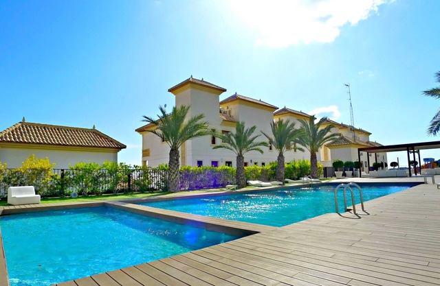 Lujoso apart con 2 Dorm, terraza, A/C, piscina, Spa, gim y 5 min andando a playa