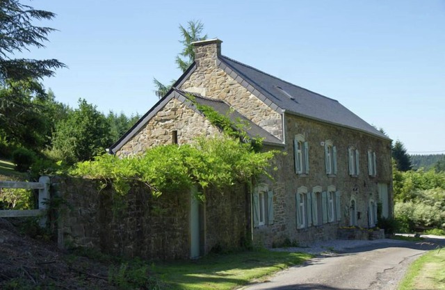 Lujosa Casa Rural cerca del Bosque en Anhée