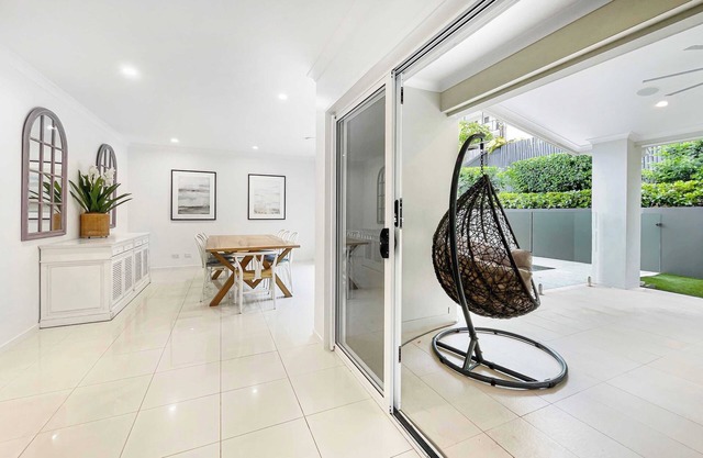 Luxurious Family Oasis- Steps to Buddina Beach