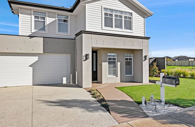 Luxurious Four Bedroomed Property with Pool ideal for Families