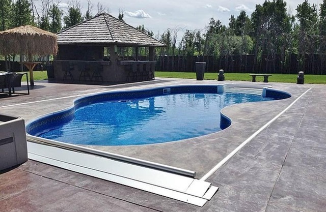 Lujosa finca cerrada con piscina de agua salada