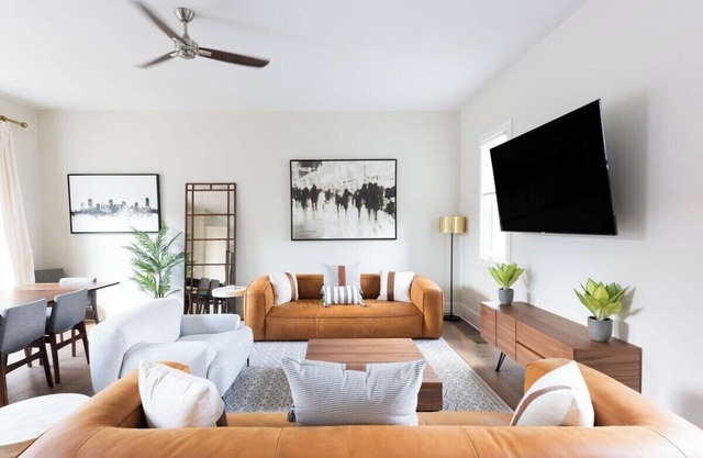 Luxurious Germantown Homes for Groups