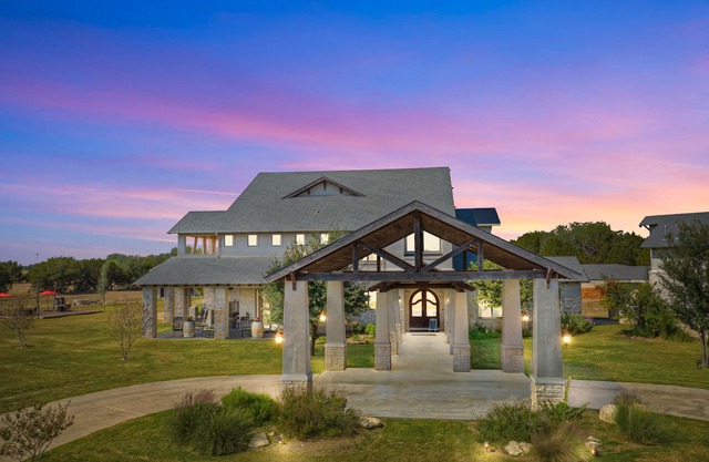 Luxurious Hill Country Retreat w/Pool and Firepit!