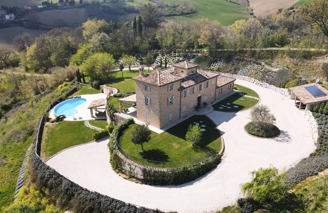 Lujosa casa de vacaciones | 5 habitaciones Las marcas | Italia | Ubicación tranquila