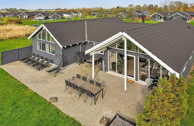 Luxurious Holiday Home with Indoor Pool in V ggerl se