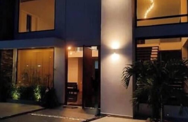 Lujosa casa en condominio