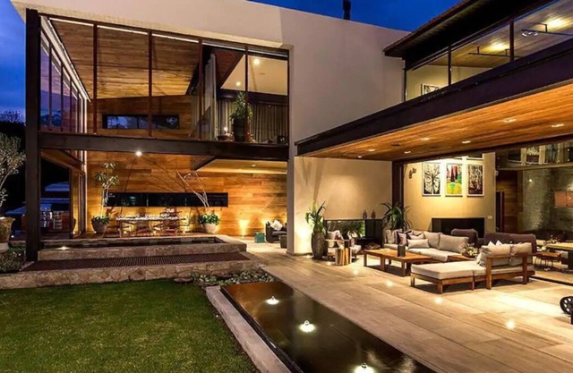 Lujosa casa con extraordinaria vista del lago