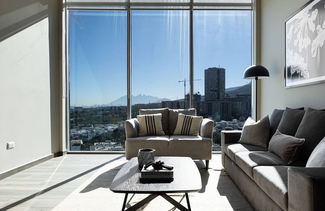Luxurious new condo in Jardín Secreto, 8 min to San Pedro