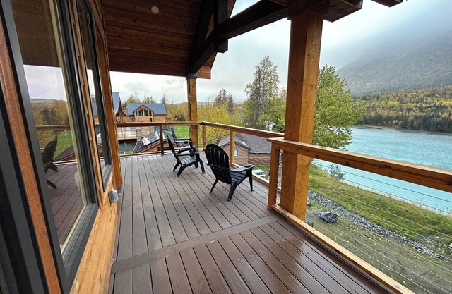 Luxurious Kenai River Condo with Stunning Mountain Views