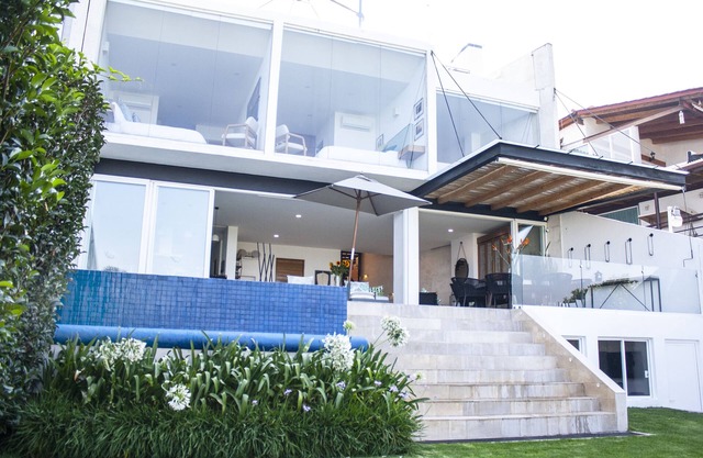 Lujoso a estrenar, vista al lago, habitación de 5 habitaciones con todas las comodidades.