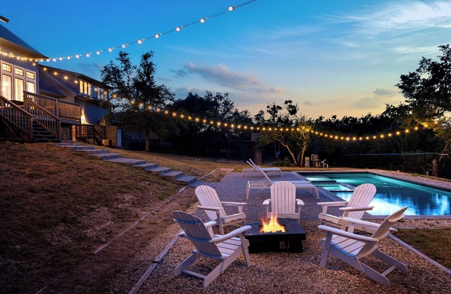 Luxe Retreat Sleeps 25 w/Pool