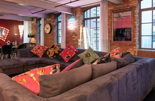 Luxurious Loft Central Soho - 3 Bedrooms & Office!