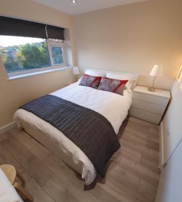 Luxurious Luton town center flat with free parking