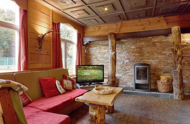 Luxurious Mansion in Stoumont with Indoor Pool