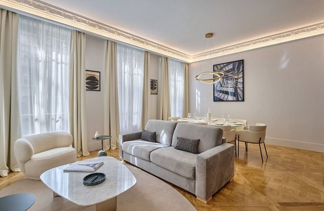 Luxurious Matignon/saint Honore Apartment