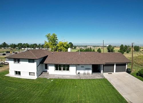 Luxurious Mountain View Home!