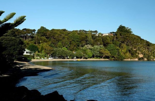 Apartamento de lujo moderno frente al mar