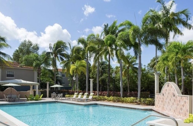 Luxurious Oasis Villa Pines