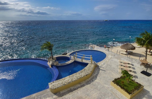 Lujoso condominio con vista al mar en Cozumel
