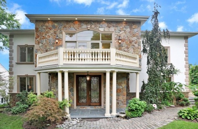 Luxurious Private 6 bed Home 15 minutes from NYC