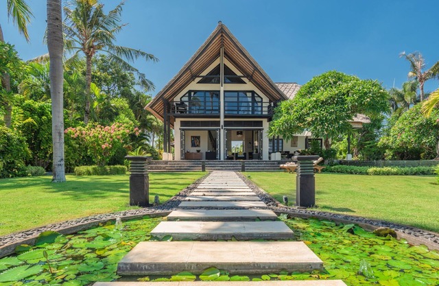 Villa privada de lujo para 6 personas, justo en la playa y el mar, Lovina, norte de Bali