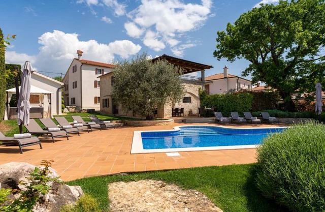 Villa Pilato, Vrh Lašići, Vižinada, Istria Central