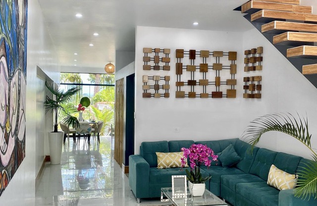 Lujosa Residencia Con Cocina, Lavadora y Secado con Vistas En el Centro