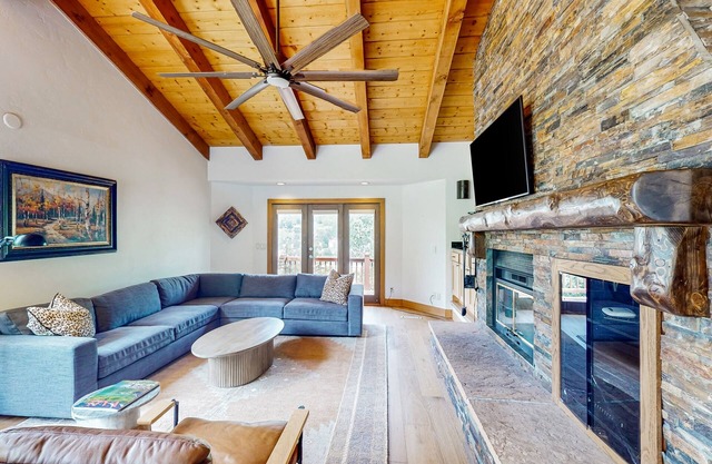 Luxurious Retreat w/ Mountain-View Double Deck, Central AC & Two-Sided Fireplace