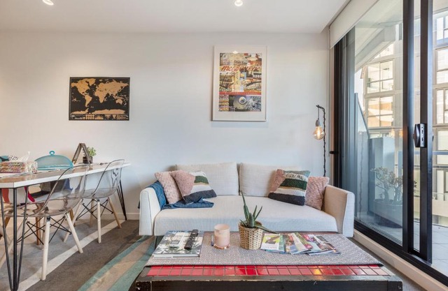 LUXURIOUS RIVERSIDE RESORT STYLE APARTMENT☆POOL☆SPA☆GYM☆ROOFTOP WITH CITY VIEWS