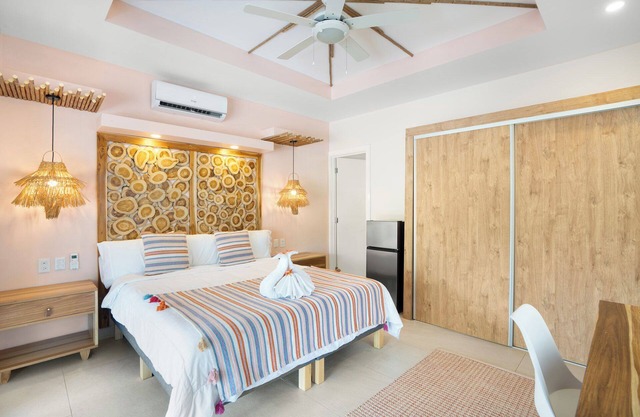 Luxurious room with Wi-Fi, Rain Shower, A/C in tranquil Potrero.