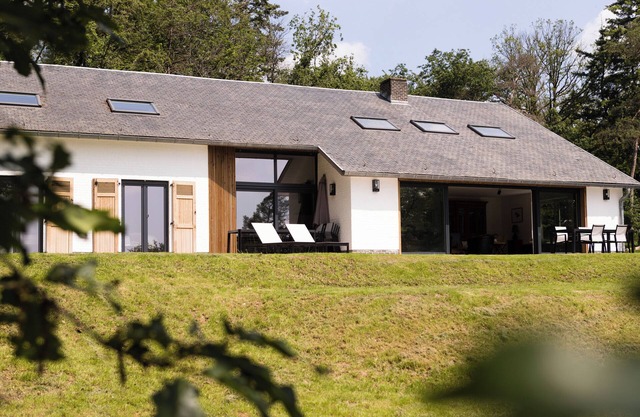 Luxurious, secluded gîte with sauna, summer outdoor pool and bollard - private estate.